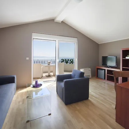 Hotel Laurus - Liburnia 4*