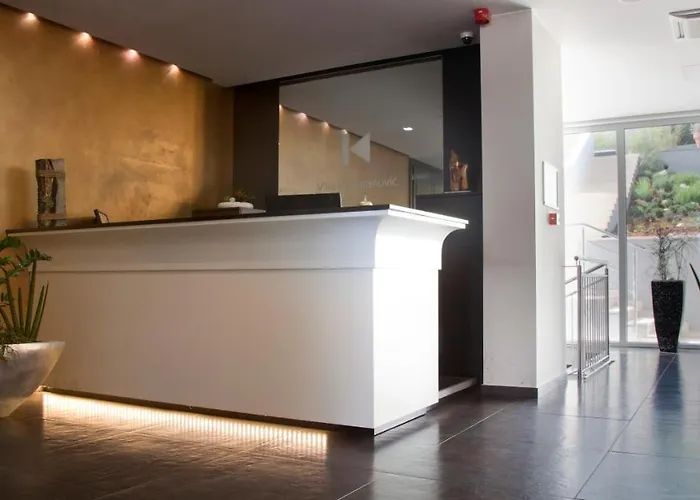 Laurus - Liburnia أوباتيا