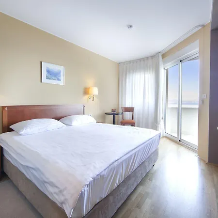 Laurus - Liburnia ホテル オパティヤ