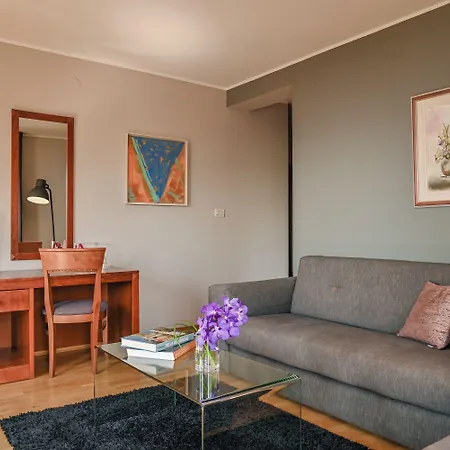 ホテル Laurus - Liburnia 4*