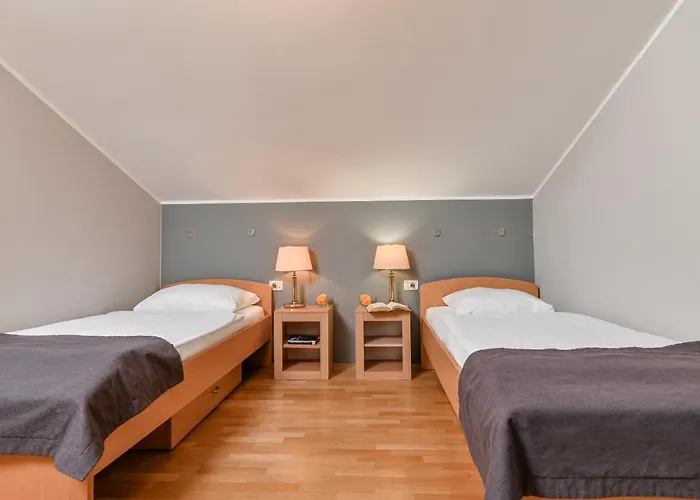 Laurus - Liburnia 4*